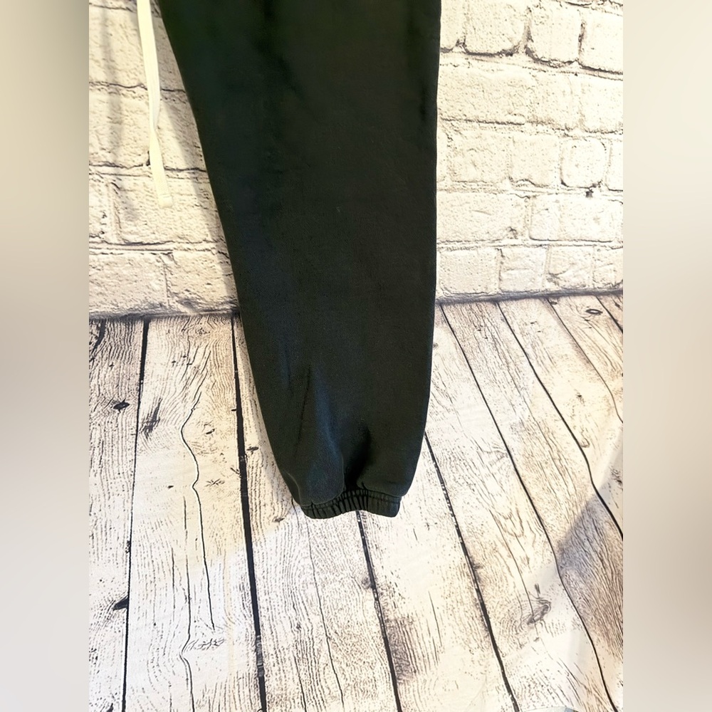 FEAR OF GOD ESSENTIALS. Black joggers. Size M - Picture 3 of 7